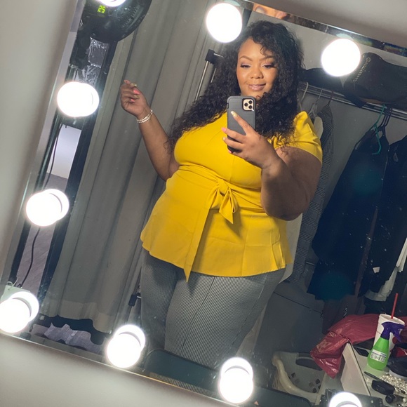 Hi Everyone Come on over and meet your posher ππ - Picture 4 of 4